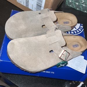 Boston clogs sued taupe soft footbed size 41